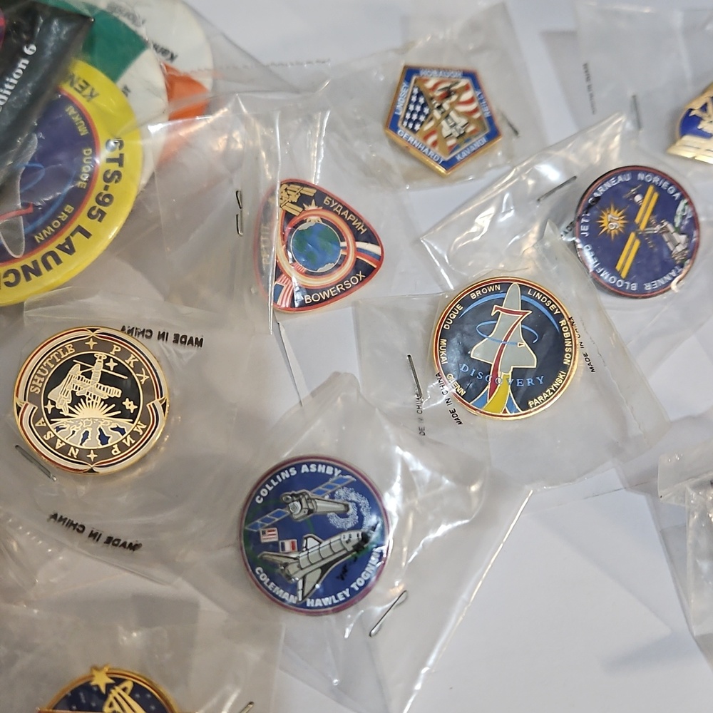 Nasa Pins Collection - Picture 3 of 7
